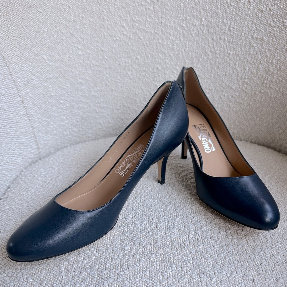FERRAGAMO leather heels. Size 10C